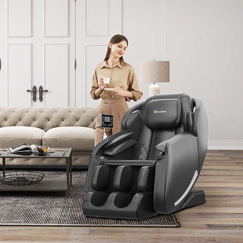 RealRelax Favor-06 massage chair styled in a living room